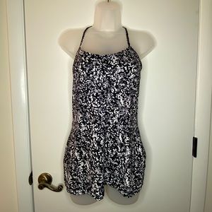 Lululemon Flow Y Tank - Chirasu Black - Size 8